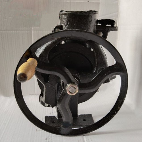 Manual Farm Hand Corn Sheller Heavy Duty Corn Ears Thresher Walnuts Huller Black