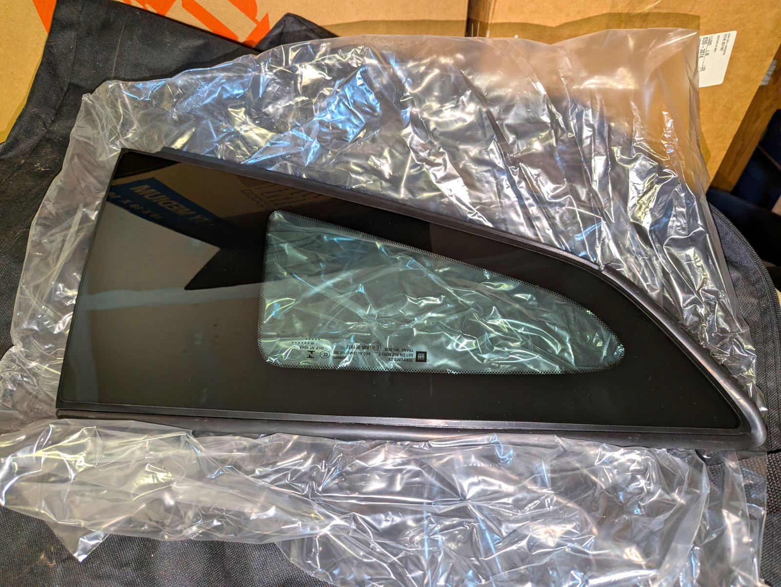 (8425099) Passenger Side Quarter Window BRAND NEW 2014-2019 CORVETTE