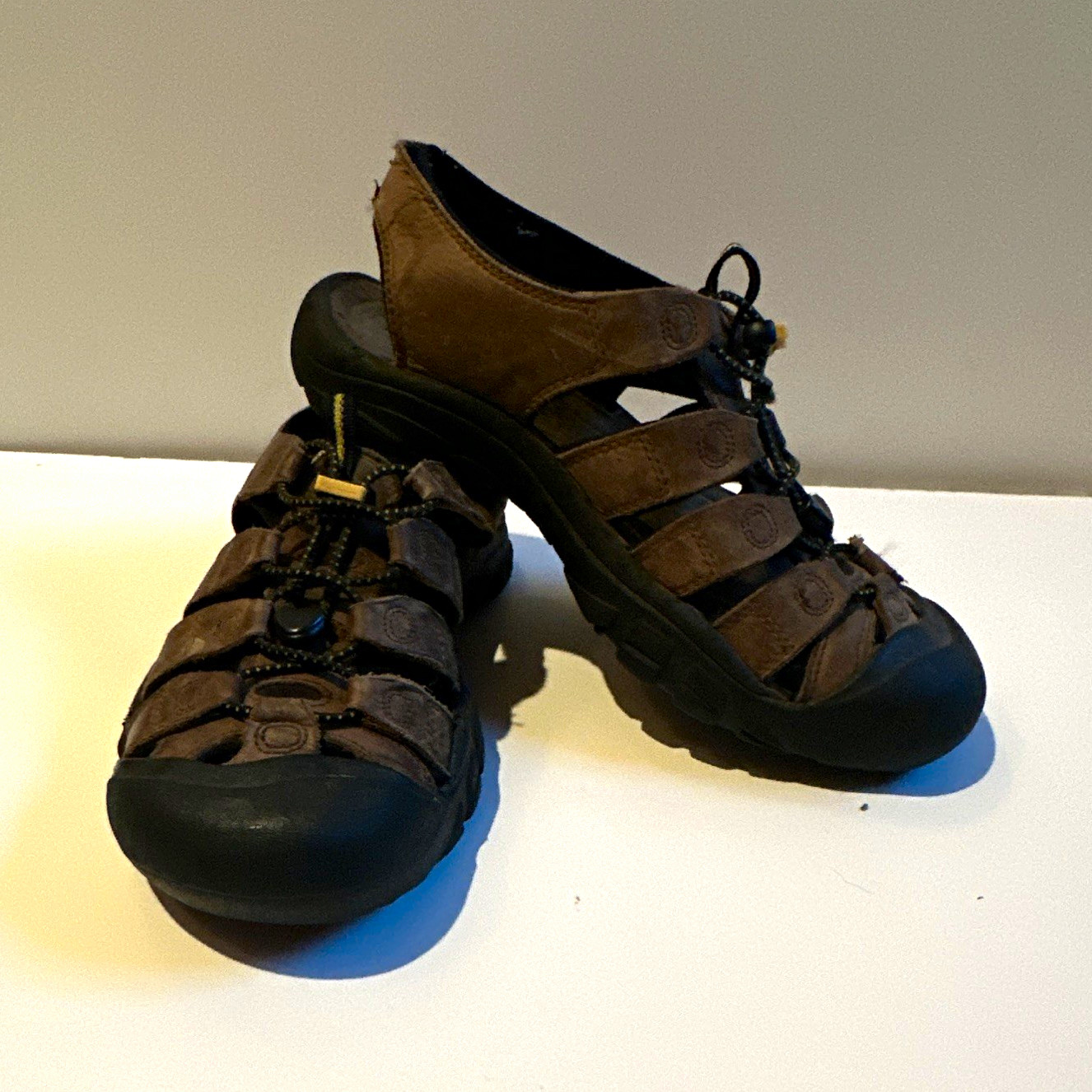 KEEN Newport H2 Men’s US 10 Brown/Black Leather Outdoor Sandals Lace-Up KEEN Newport H2 Men’s US 10 Brown/Black Leather Outdoor Sandals Lace-Up
