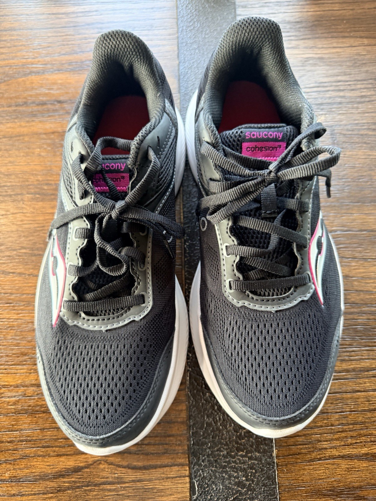 Saucony Cohesion 18 Size 9 Wide Women\'s
