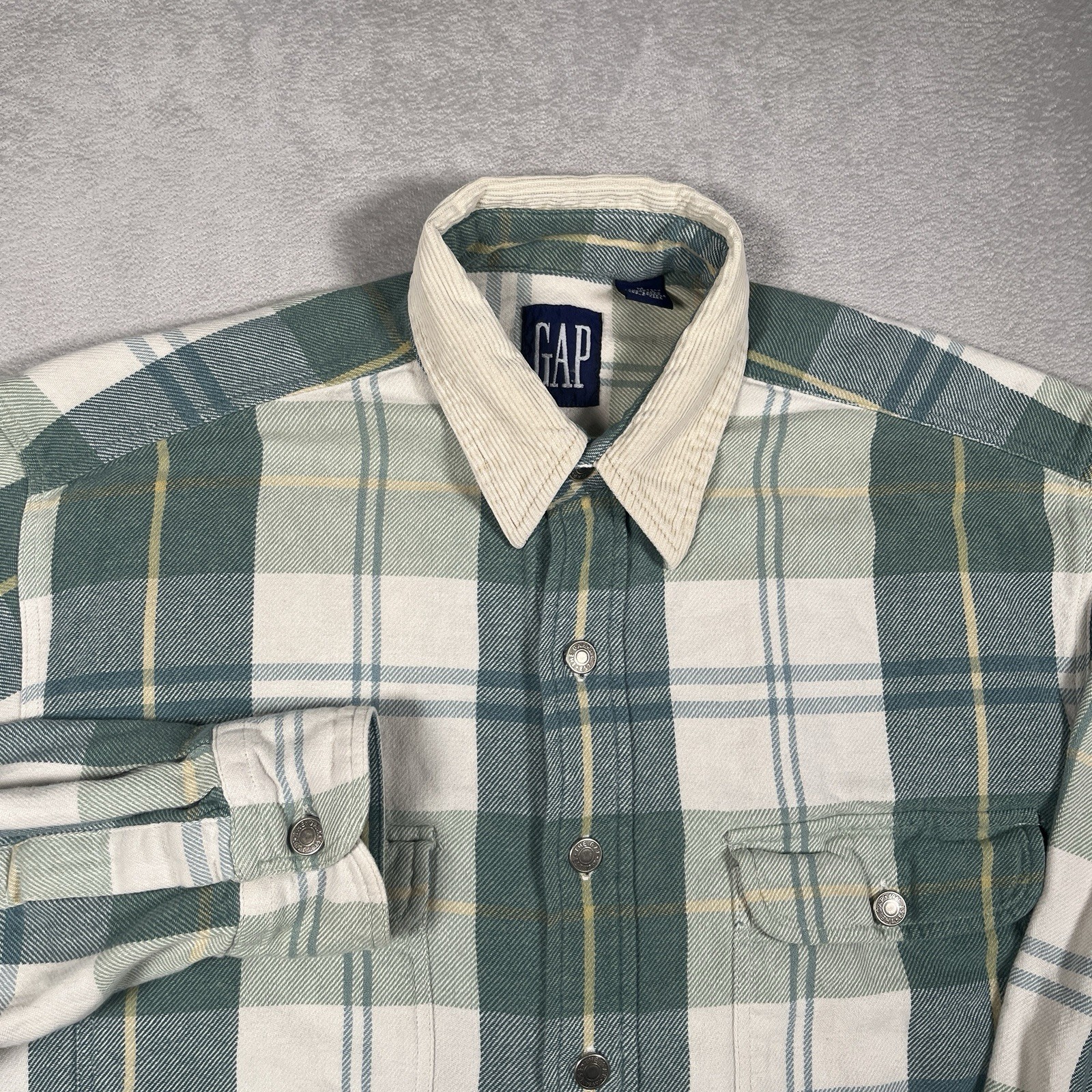 VTG GAP Men Plaid Flannel Shirt Long Sleeve Button Up Size M Corduroy Collar