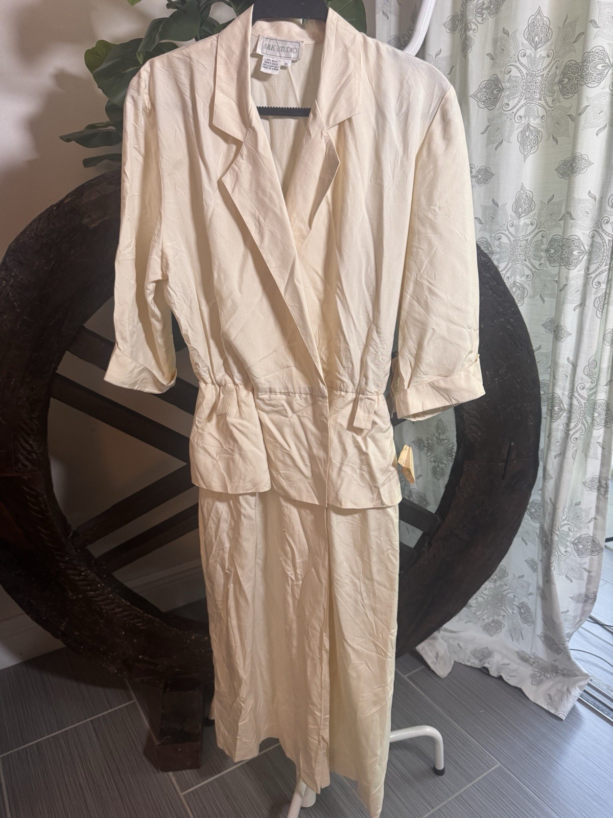 VTG Silk Studio Macys 100% Silk Deadstock NWT Peplum Style Dress Cream M VTG Silk Studio Macys 100% Silk Deadstock NWT Peplum Style Dress Cream M