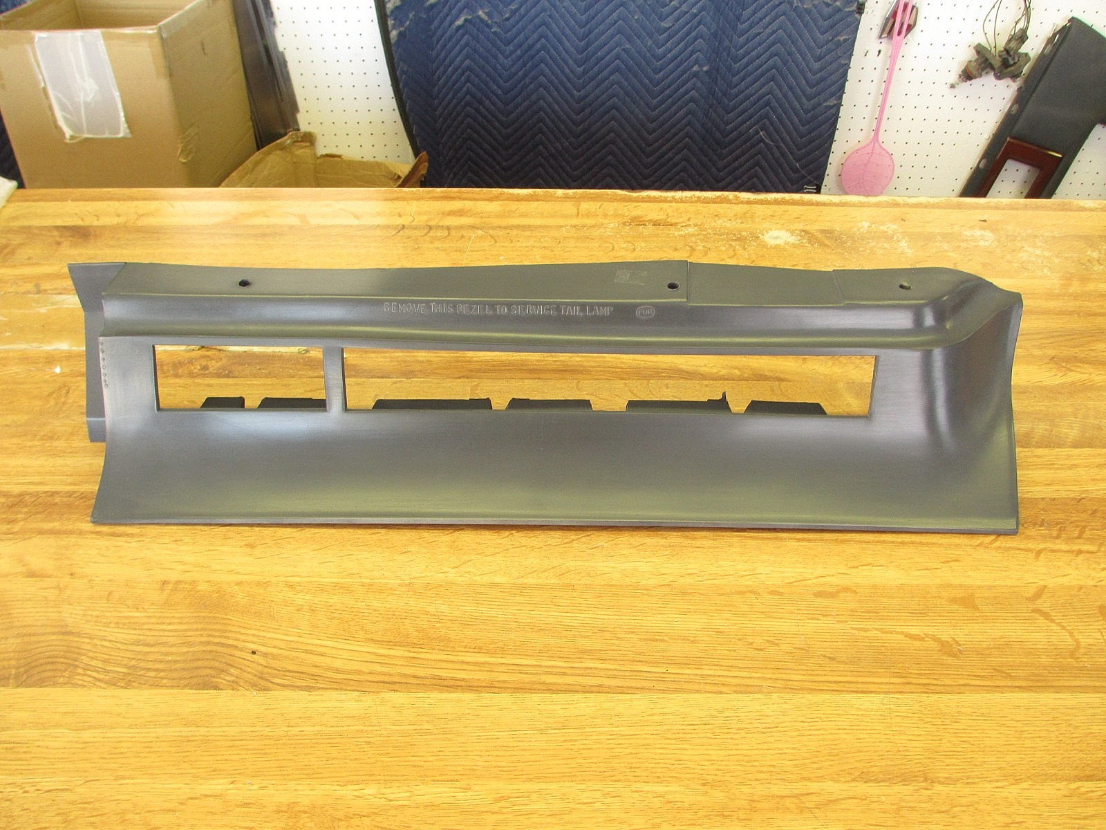NOS GM 1974-76 CADILLAC DEVILLE FLEETWOOD CALAIS RH REAR FILLER AROUND TAILLIGHT