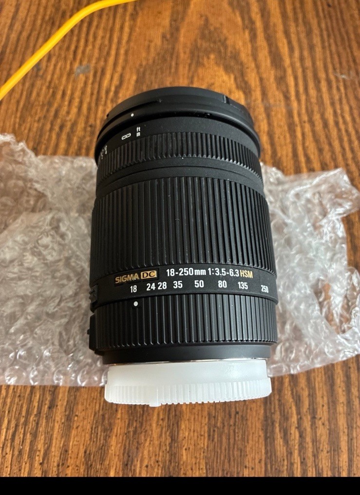 Sigma 18-250mm f/3.5-6.3 18-250mm f/3.5-6.3 Auto & Manual Lens For Sony Slr