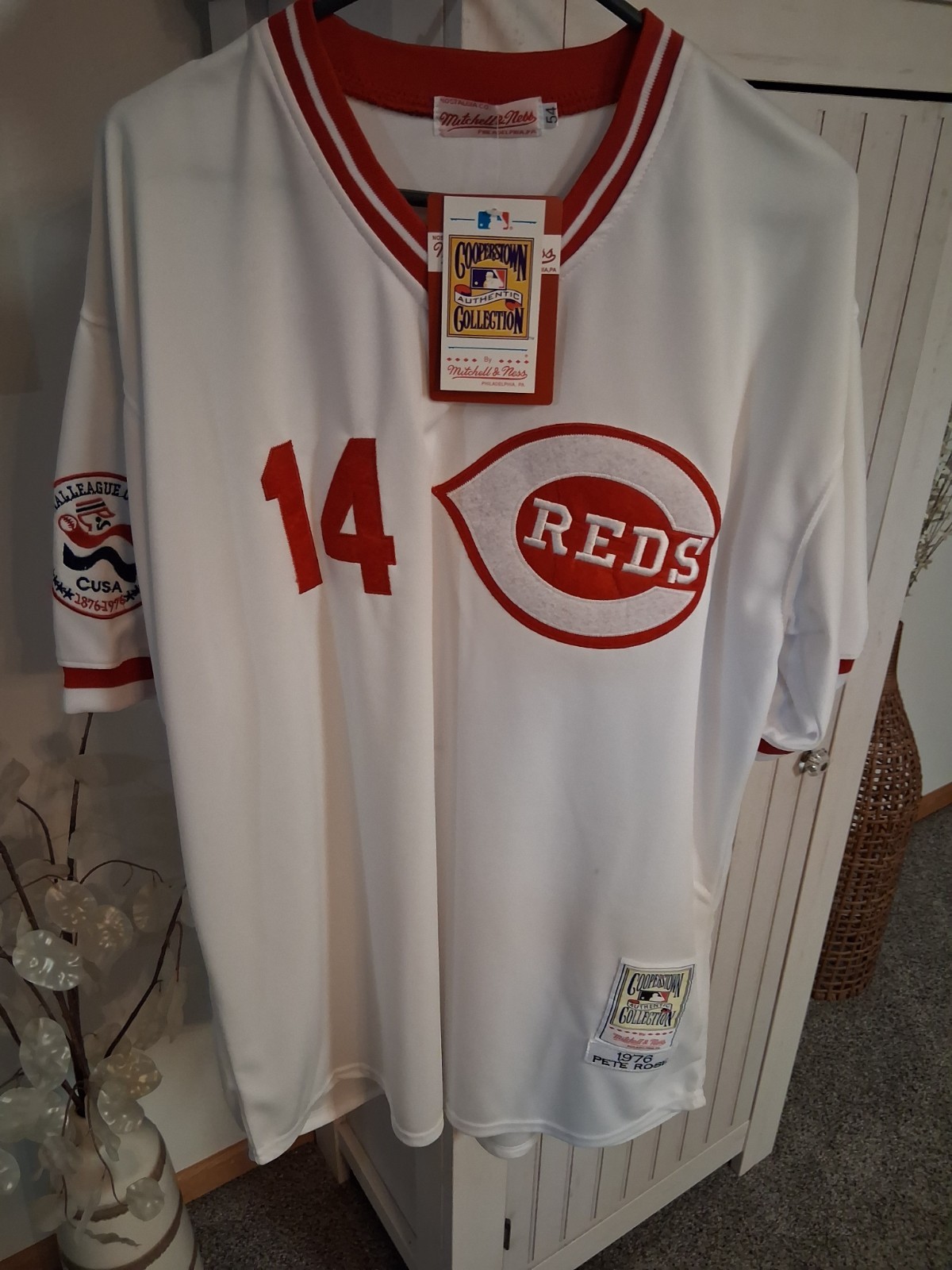 Pete Rose Cincinnati Reds 1976 Centennial Jersey Mitchell Ness Size 54 Pete Rose Cincinnati Reds 1976 Centennial Jersey Mitchell Ness Size 54
