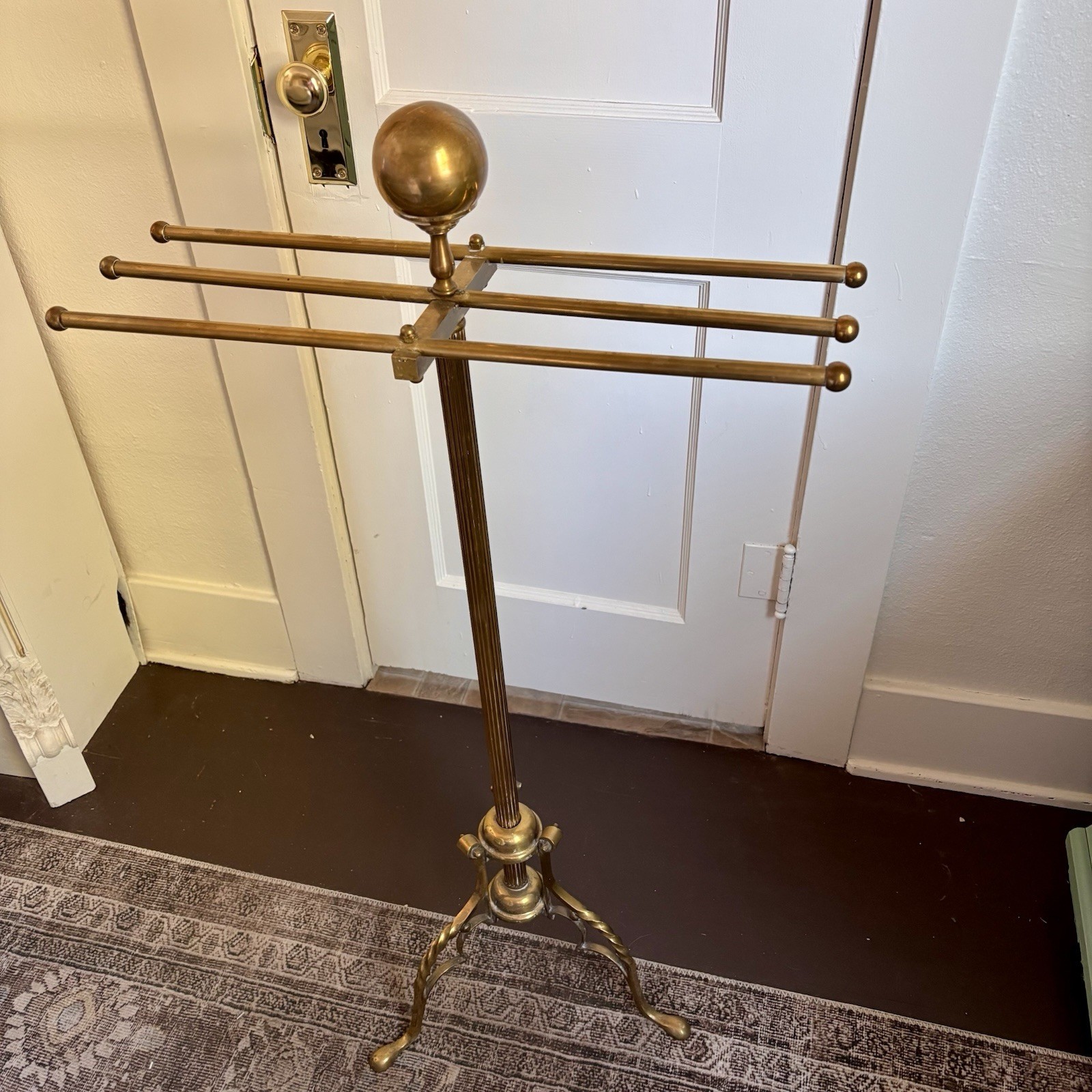 Vintage Hollywood Regency Brass Towel Rack Valet Stand 41” Tall with Patina Read
