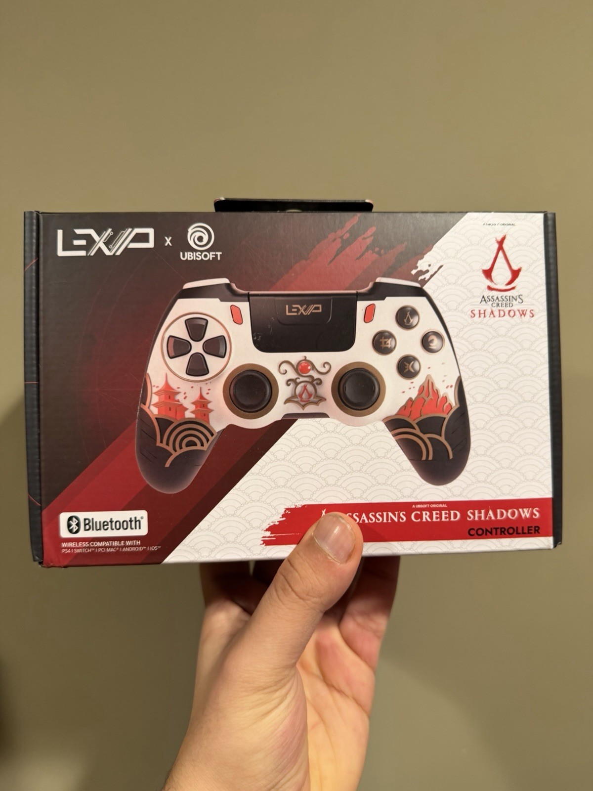 Lexip x Assassin\'s Creed Shadows wireless controller Kickstarter Exclusive Gift