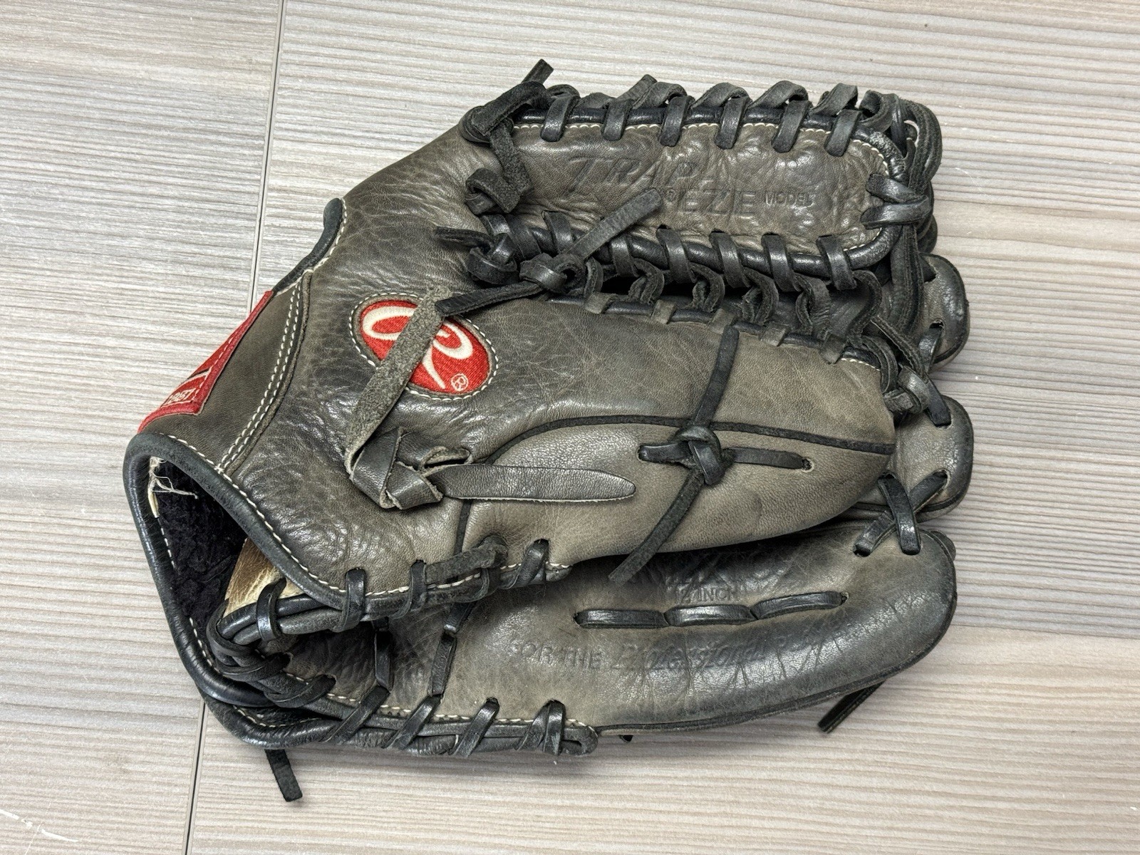 Rawlings Trap-eze The Gold Glove Co. GG12XTCG Baseball Glove Right Hand Throw Rawlings Trap-eze The Gold Glove Co. GG12XTCG Baseball Glove Right Hand Throw