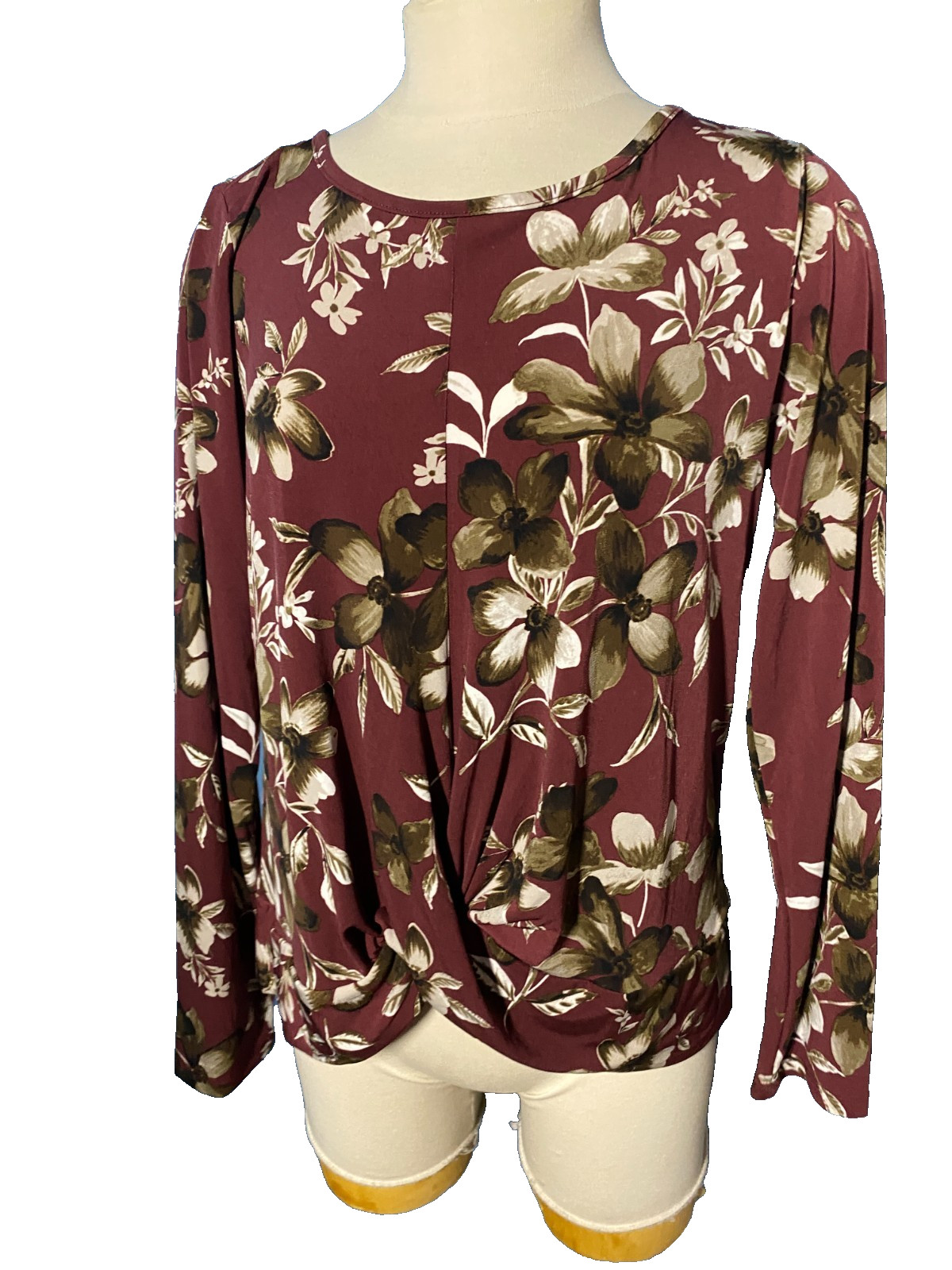NEW Tahari Blouse Womens Medium Long Sleeve Top Plum Floral NEW NEW Tahari Blouse Womens Medium Long Sleeve Top Plum Floral NEW