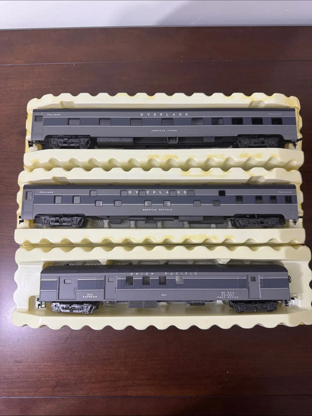 AHM Union Pacific 1930’s HO Scale 3 Piece Model Train Passenger Cars Set (New)
