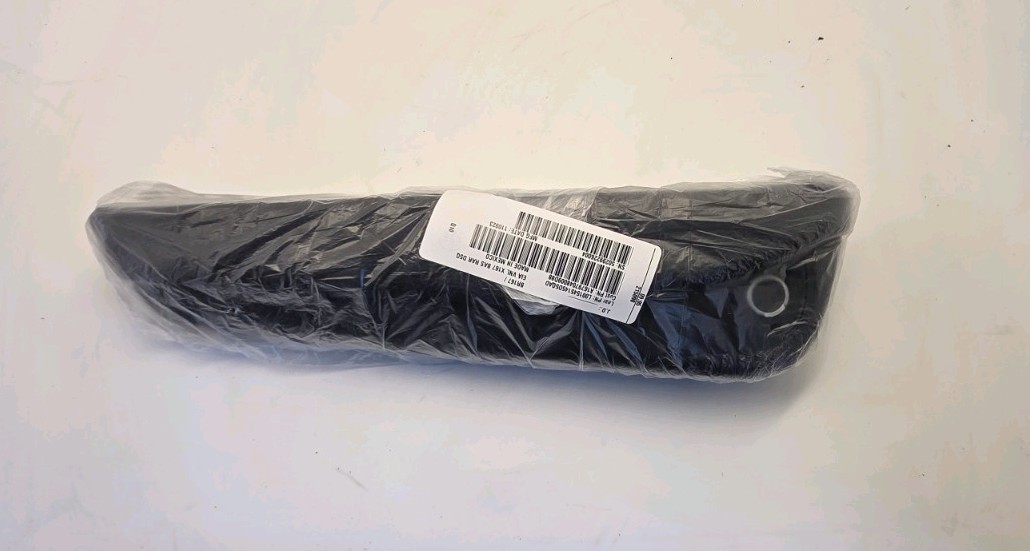 2020-2025 Mercedes GLS450 X167 Rear Right Side Seat Cushion Armrest Black OEM 2020-2025 Mercedes GLS450 X167 Rear Right Side Seat Cushion Armrest Black OEM
