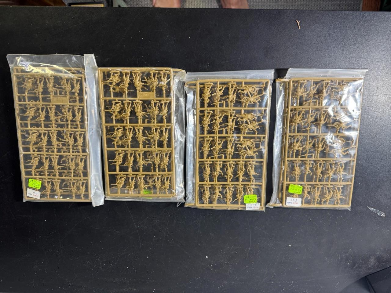 ESCI Ertl WWII World War Two BRITISH 8TH ARMY SOLDIERS #207 Lot of 4 sets