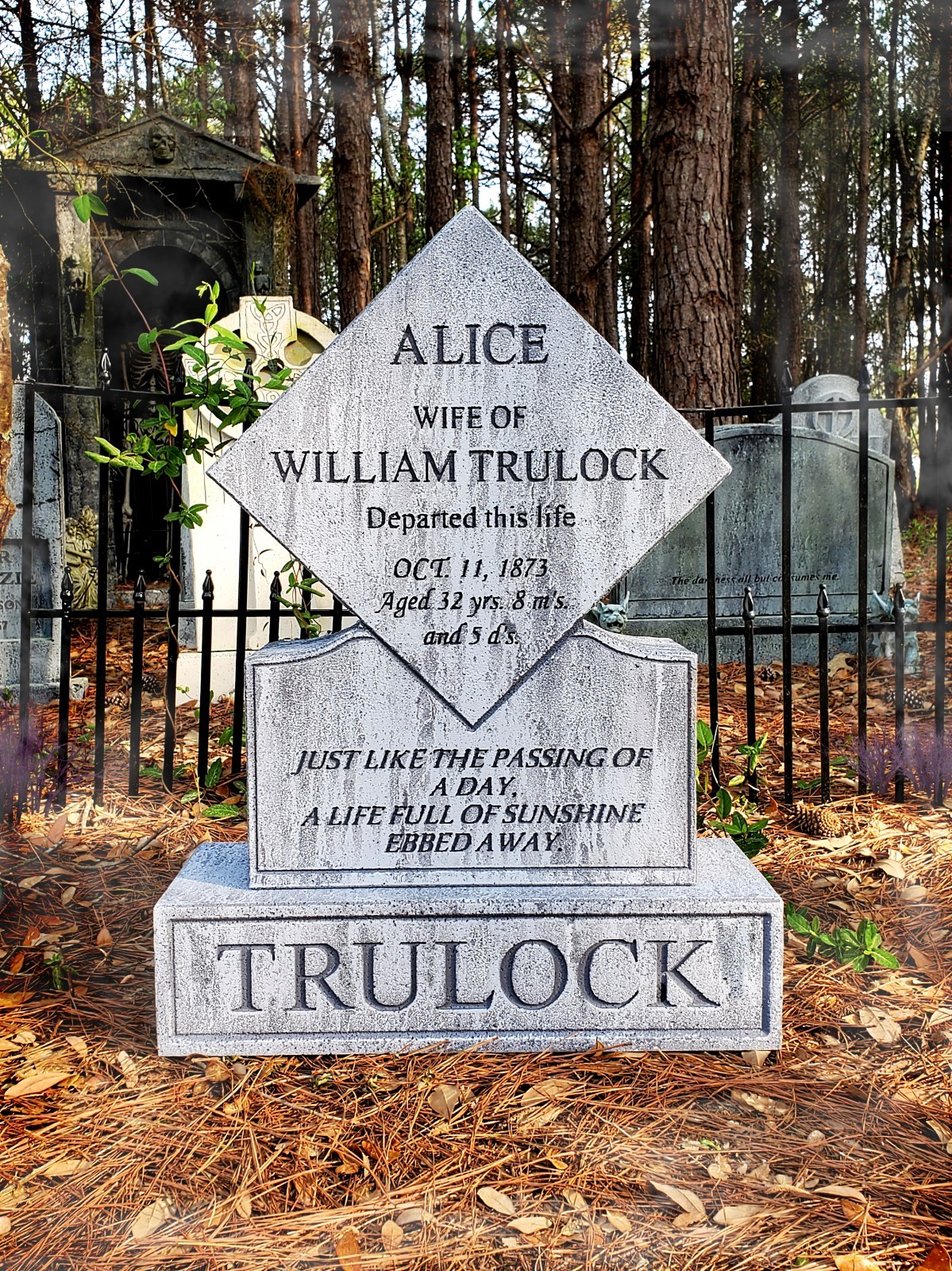 Evil Soul Studios Alice Trulock Tombstone In The Spirit Halloween Prop Life-Size