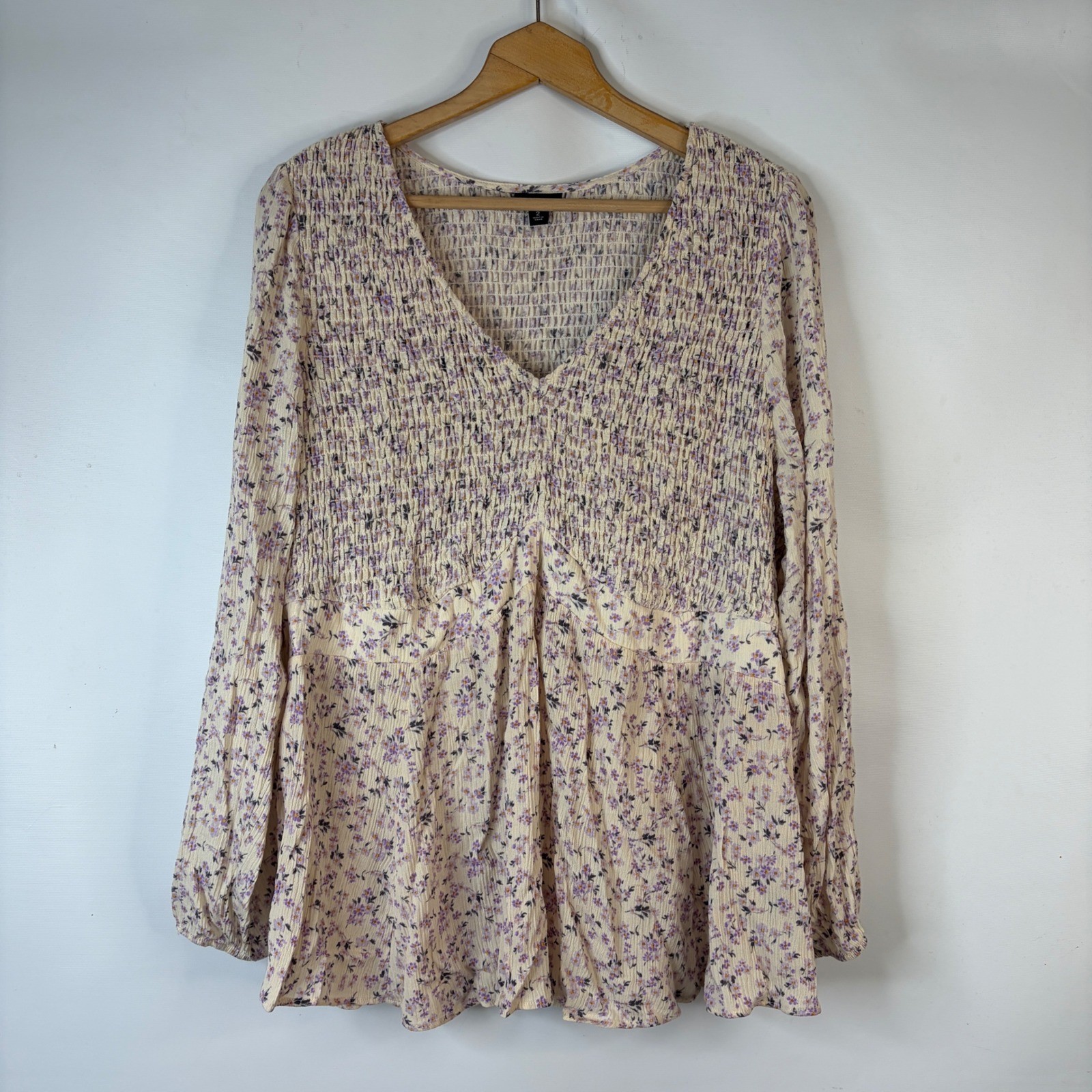 Torrid Blouse Women Size 2 Cream Purple Floral Smocked V-Neck Peplum Top