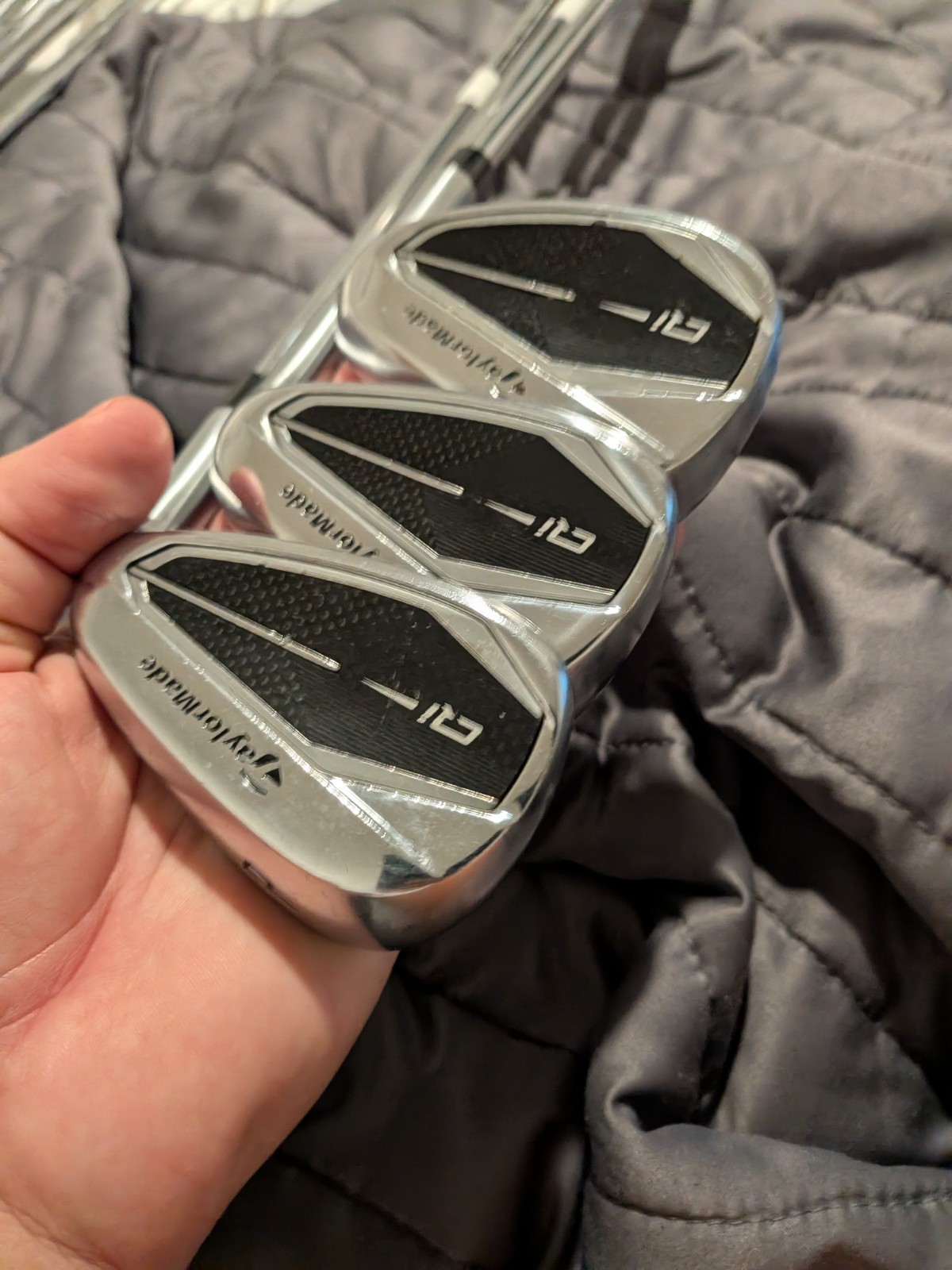 Right TaylorMade Qi wedge set.approach,sand, pitching.iron set.stiff Right TaylorMade Qi wedge set.approach,sand, pitching.iron set.stiff