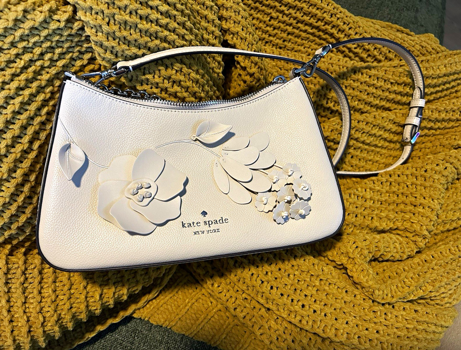kate spade new york Beige Floral Applique Shoulder Bag Zip Detachable Strap kate spade new york Beige Floral Applique Shoulder Bag Zip Detachable Strap