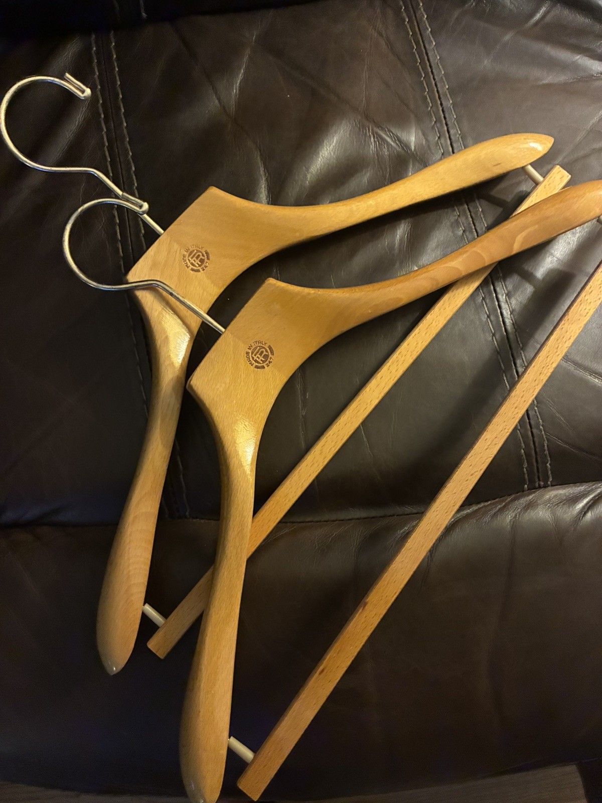 Fratelli Reguitti Vintage Italian Hanger Wood High End Excellent Condition Fratelli Reguitti Vintage Italian Hanger Wood High End Excellent Condition