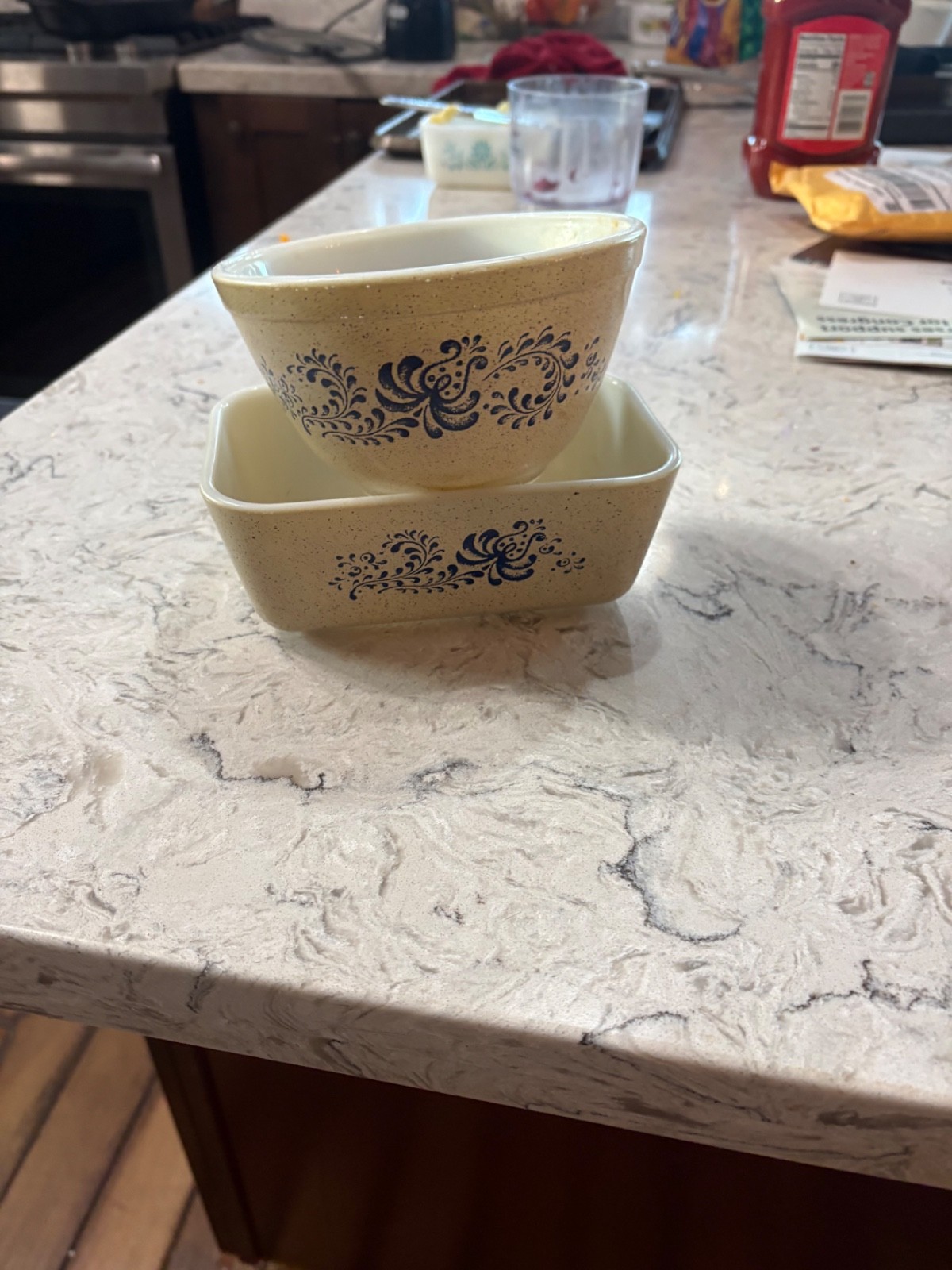 vintage pyrex good condition no chips vintage pyrex good condition no chips