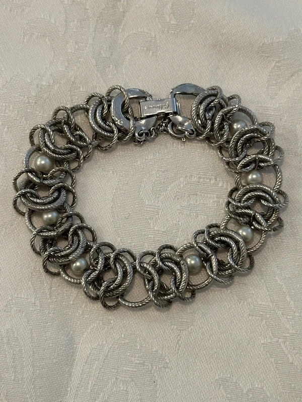 Vintage Goldette NY Chain Bracelet Faux Pearls Silver Tone Vintage Goldette NY Chain Bracelet Faux Pearls Silver Tone