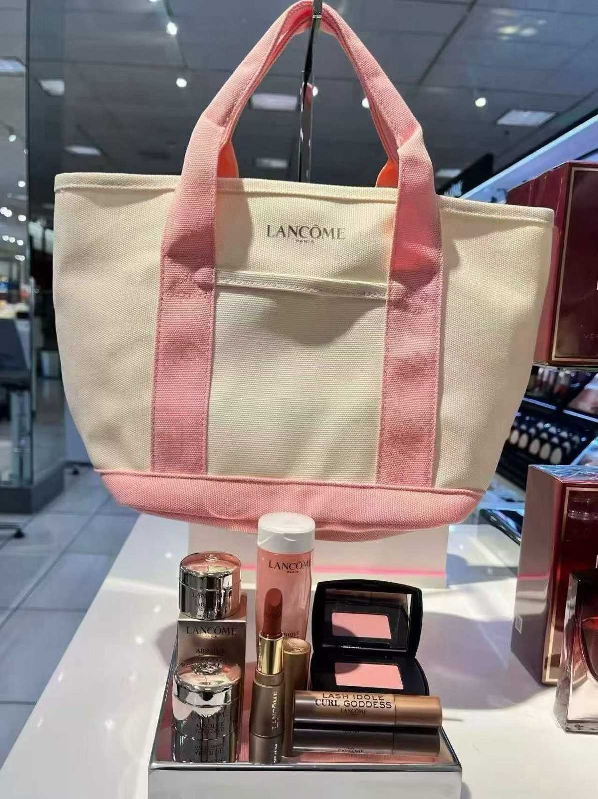 Lancôme 7 Piece Gift Set With Tote Bag. Brand New Never Opened. See Photos Lancôme 7 Piece Gift Set With Tote Bag. Brand New Never Opened. See Photos
