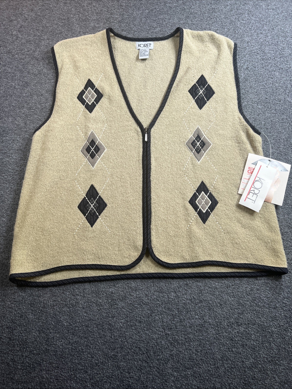 Vintage KORET Wool Blend Sweater Vest Large Park Lane Putty Diamond Argyle 90’s