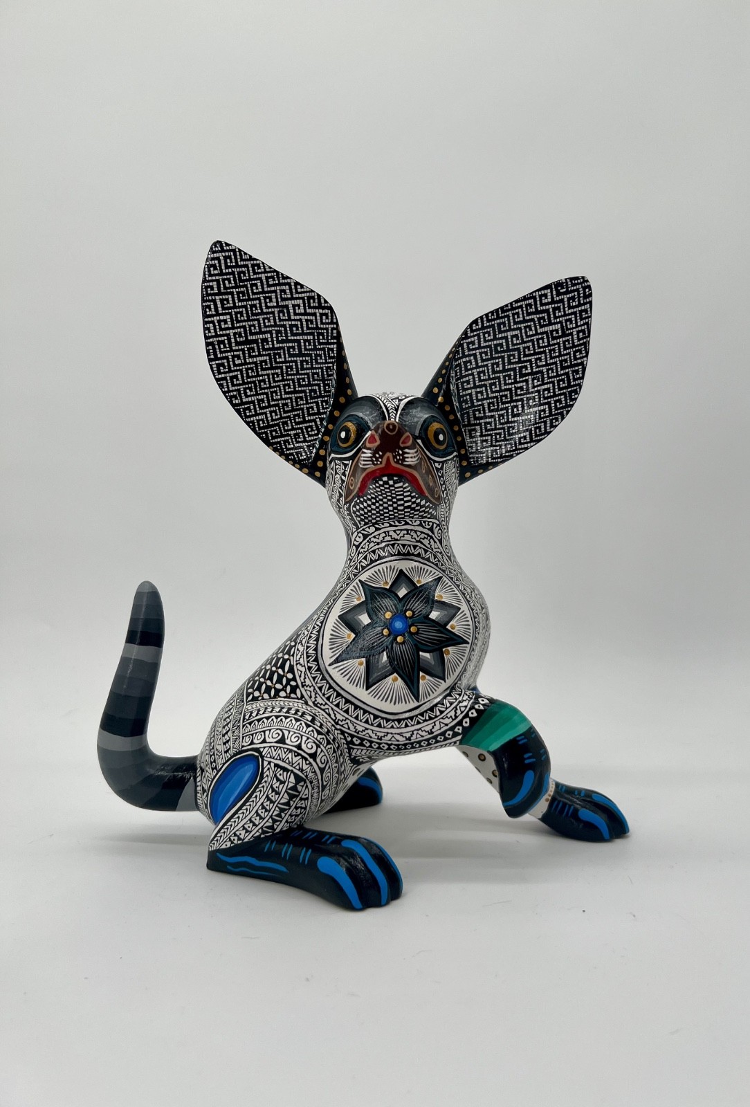 CHIHUAHUA-Beautiful one of a kind wood hand-carved ALEBRIJE from Oaxaca, México.