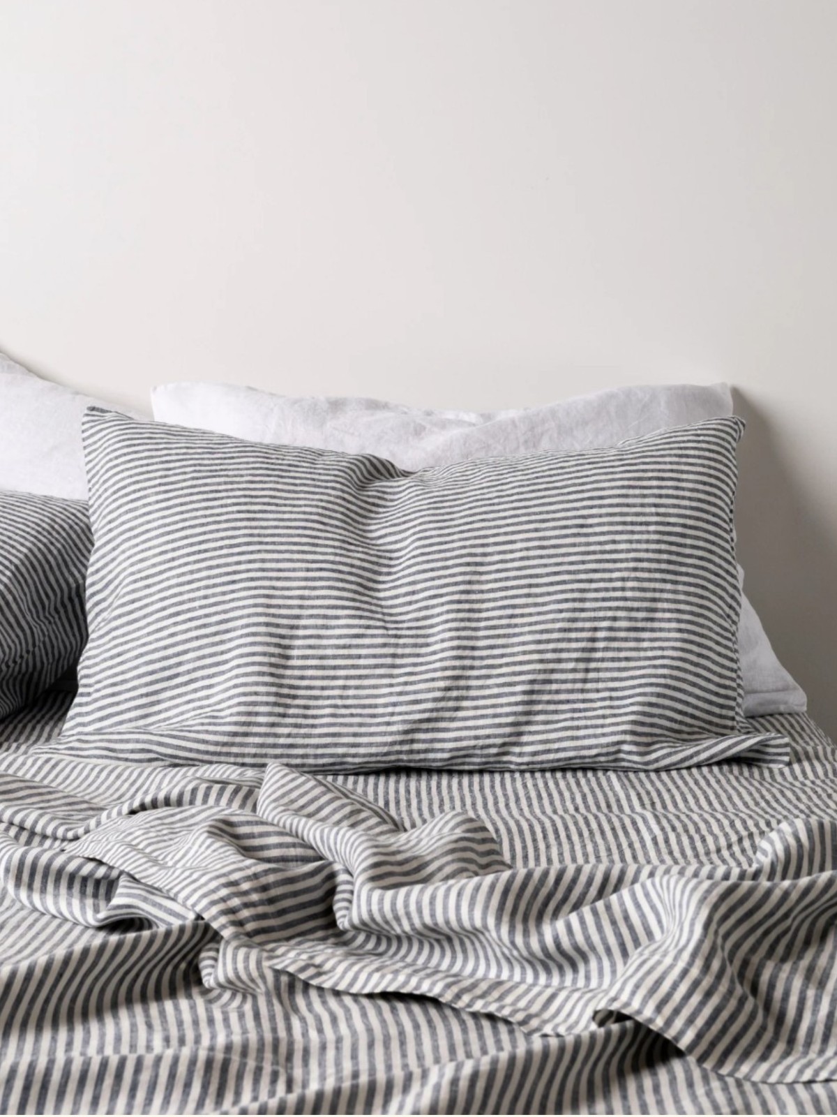 West Elm European Flax Linen Classic Slate Stripe Sheet Set, Queen West Elm European Flax Linen Classic Slate Stripe Sheet Set, Queen