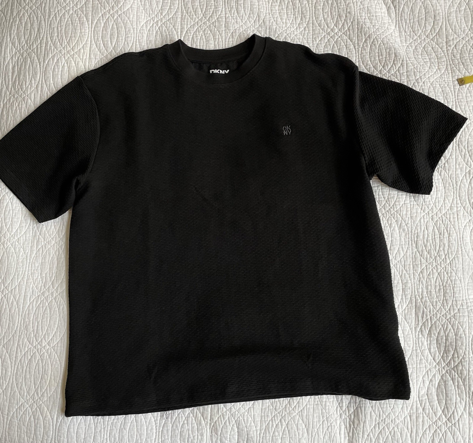 DKNY Mens Textured T Shirt Oversized Fit Sz M Black Logo Casual DKNY Mens Textured T Shirt Oversized Fit Sz M Black Logo Casual