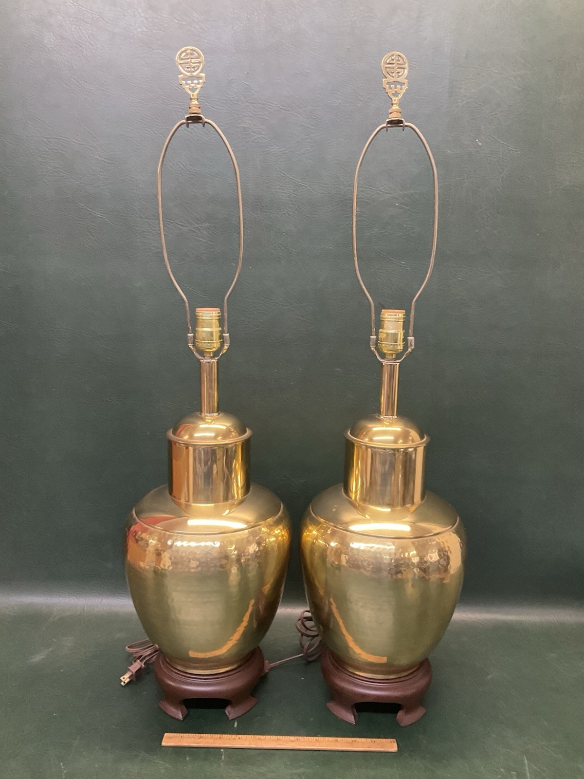 Fine Pair Vintage Chinoiserie Hollywood Regency Gold Brass Lamps Hammered 35”H Fine Pair Vintage Chinoiserie Hollywood Regency Gold Brass Lamps Hammered 35”H