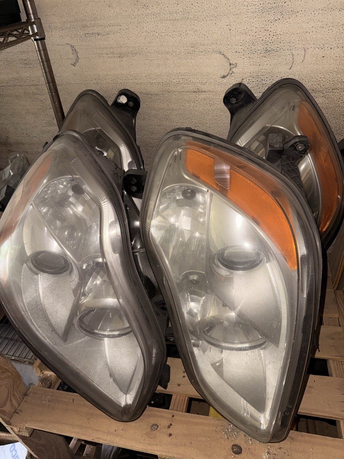 Kenworth T680 Truck Headlight Assembly Pair Oem Used
