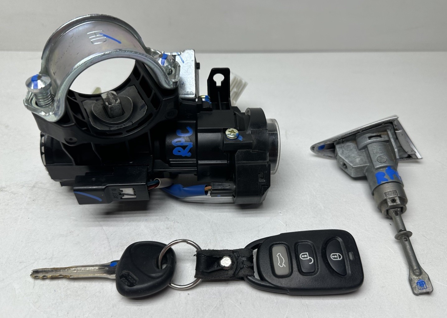 2011-2016 HYUNDAI ELANTRA Ignition Switch Cylinder Door Lock With KEY OEM SILVER