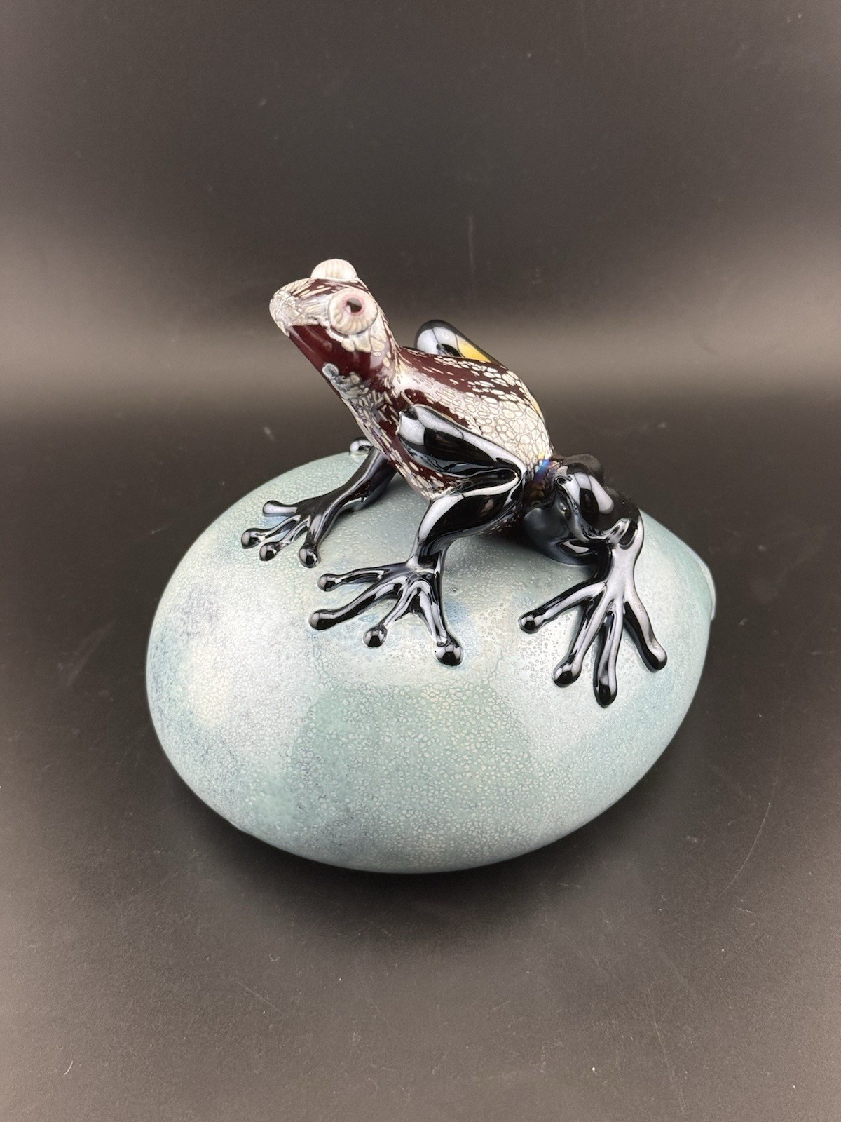 Vintage Stuart Abelman RARE Iridescent Art Glass Frog Sculpture Paperweight 