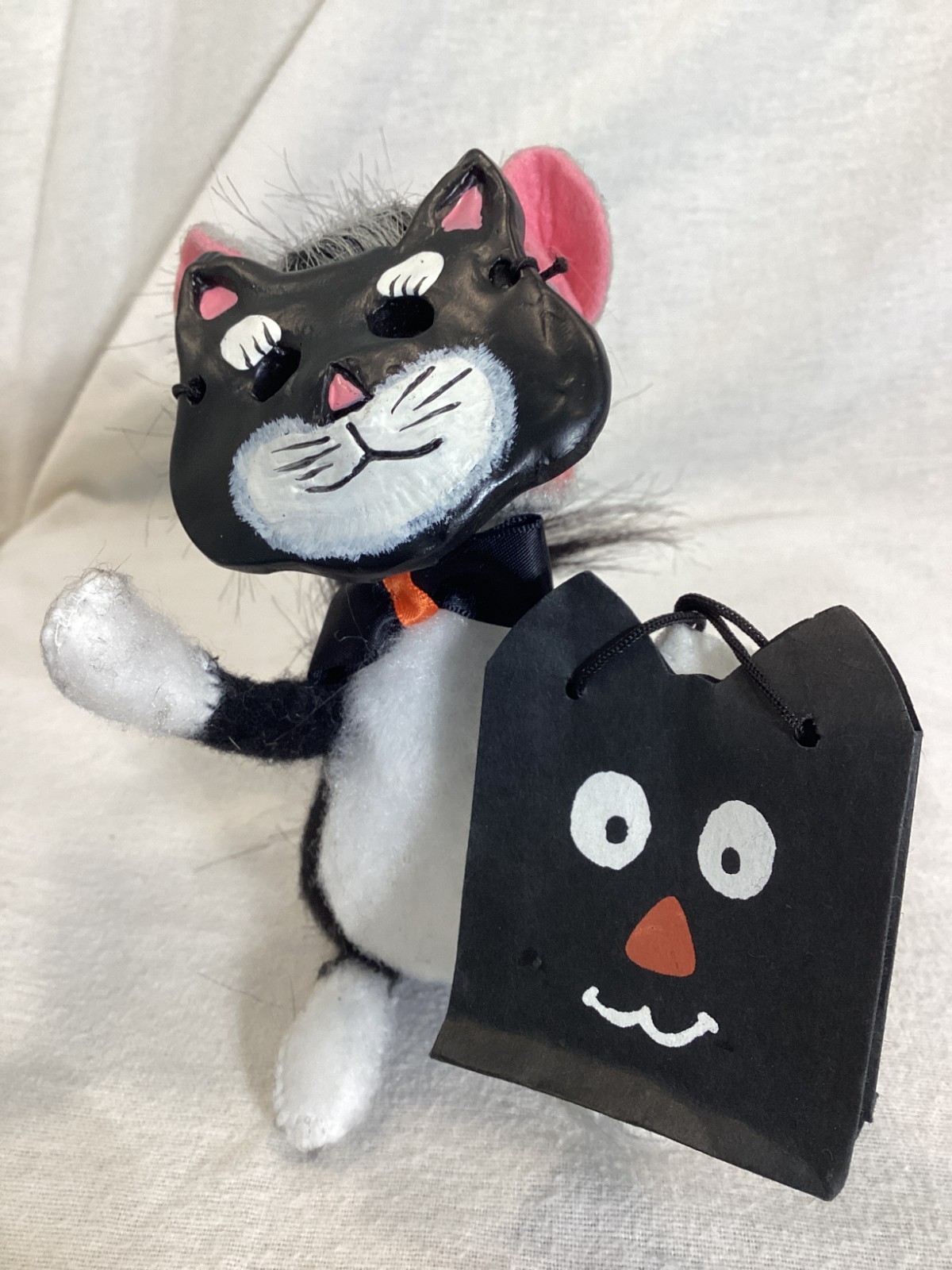 Annalee Halloween Trick or Treat Cat Mouse w/Cat Mask 2005 #325205 Retired