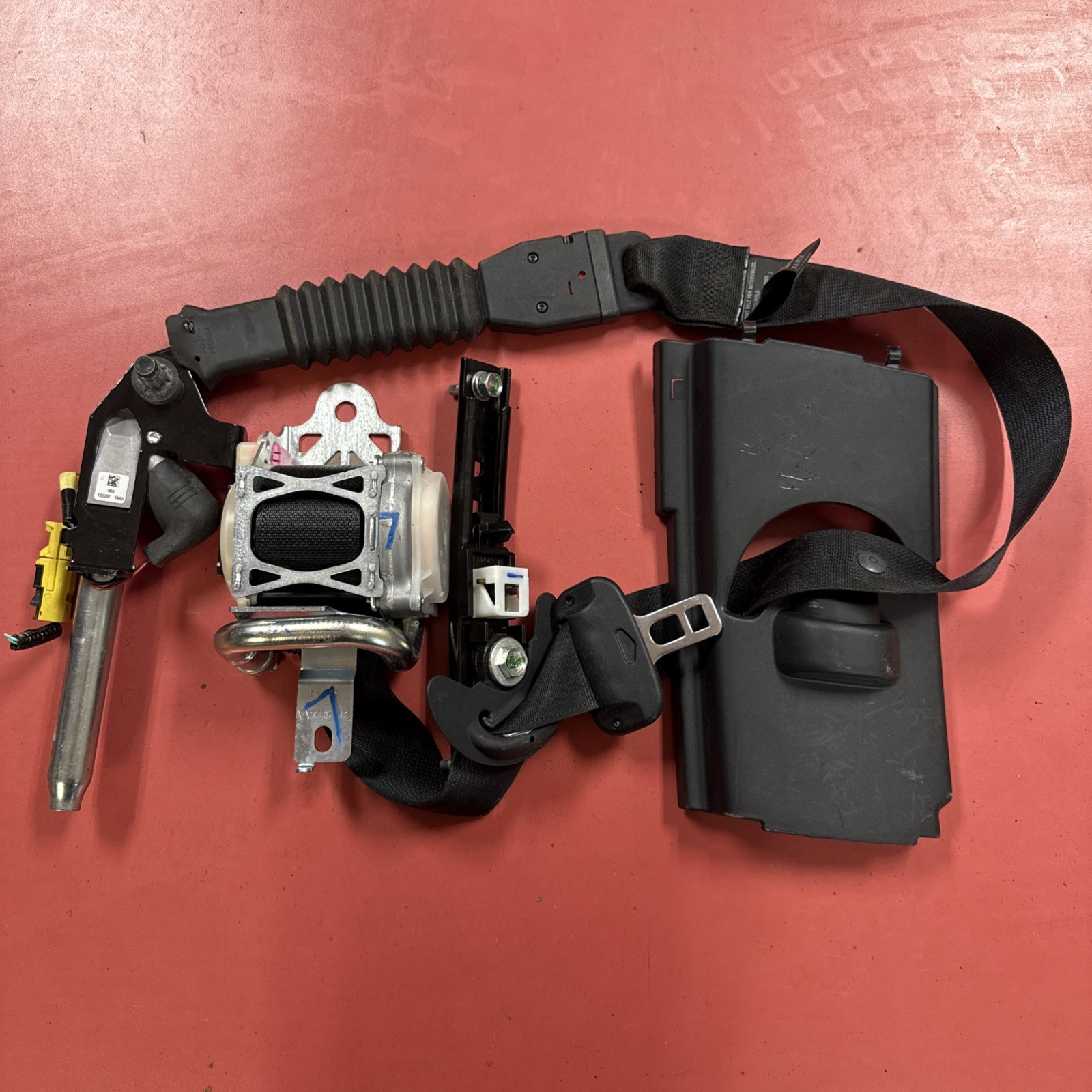 2023-2026 Honda HR-V Front Left Driver Seat Belt Retractor Pretensioner OEM