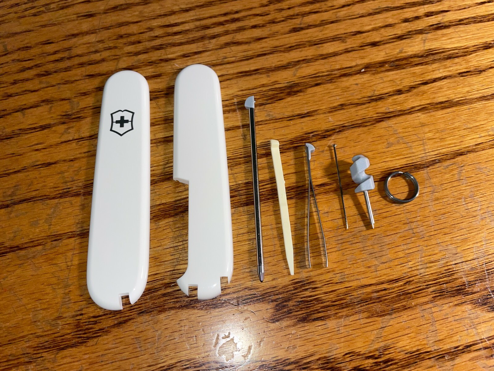 New Victorinox 91mm PLUS HANDLE / Scale 8 Piece KIT in WHITE #10 New Victorinox 91mm PLUS HANDLE / Scale 8 Piece KIT in WHITE #10