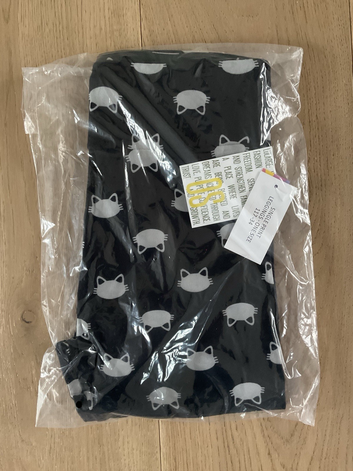 NWT LuLaRoe OS One Sized Print Leggings - Fits Sizes 2-10 - As Pictured NWT LuLaRoe OS One Sized Print Leggings - Fits Sizes 2-10 - As Pictured
