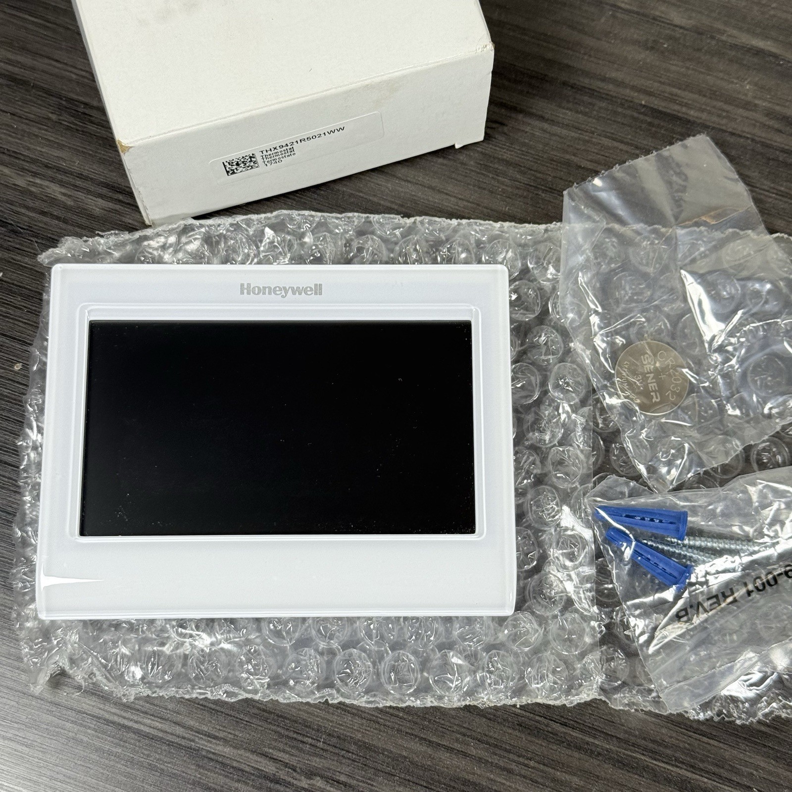 New Honeywell THX9421R5021WW 2 Wire IAQ Touch Screen Thermostat NO BACKPLATE New Honeywell THX9421R5021WW 2 Wire IAQ Touch Screen Thermostat NO BACKPLATE