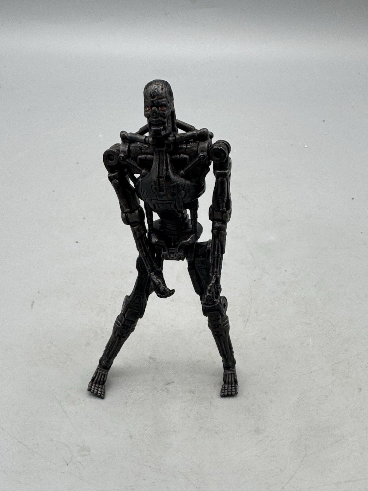 2009 Playmates Terminator Salvation T-700 3.75  Action Figure