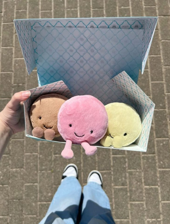 🍬 Jellycat Amuseables Max Mia Mona Macarons Plush Set Sweet Dessert Gift NWT