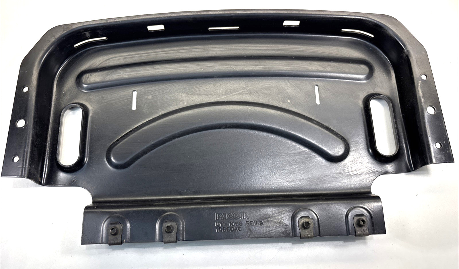 PACCAR BRACKET-STEP LHL U11-1095 NEW OEM U11-1095 PACCAR BRACKET-STEP LHL U11-1095 NEW OEM U11-1095