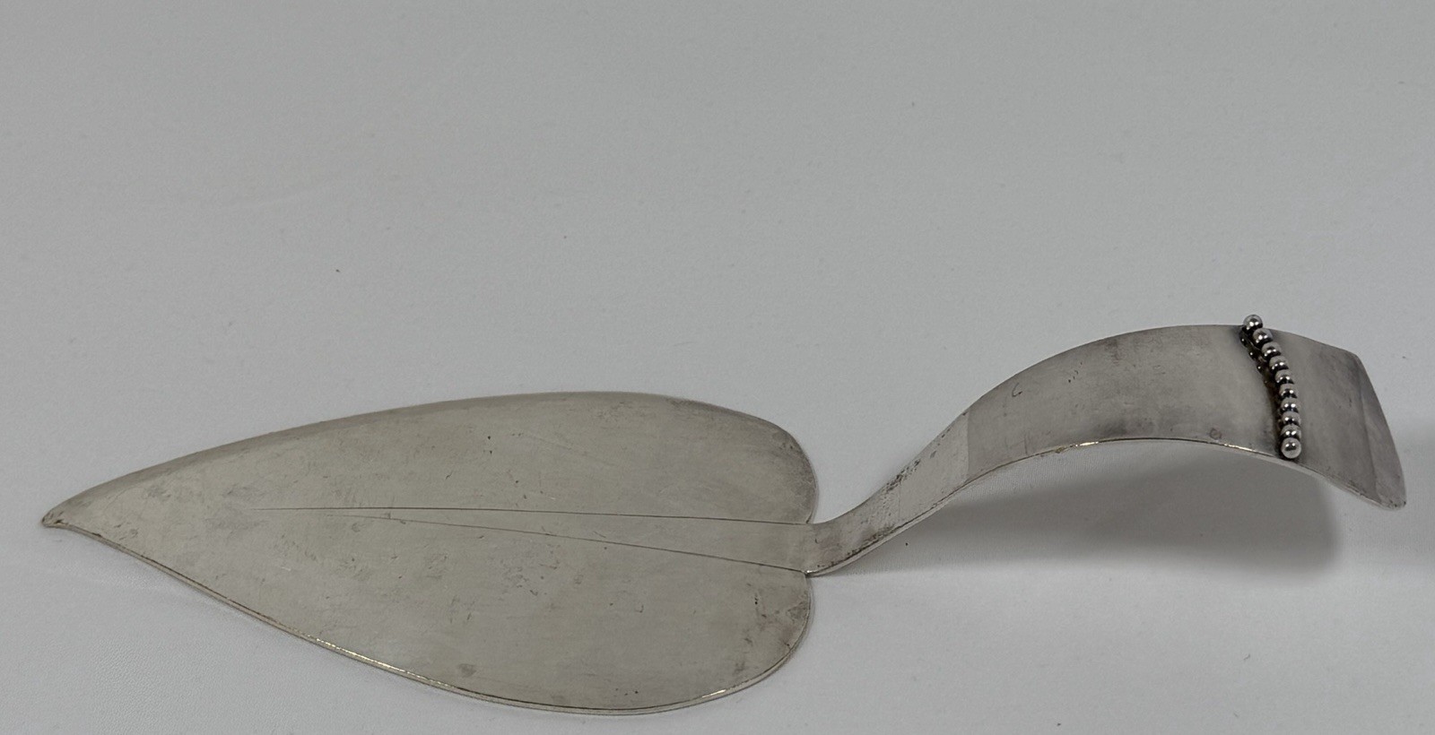 Vintage Three Crowns INGRID Silverplate Cake/Pie Server Royal Hickman MCM 1948
