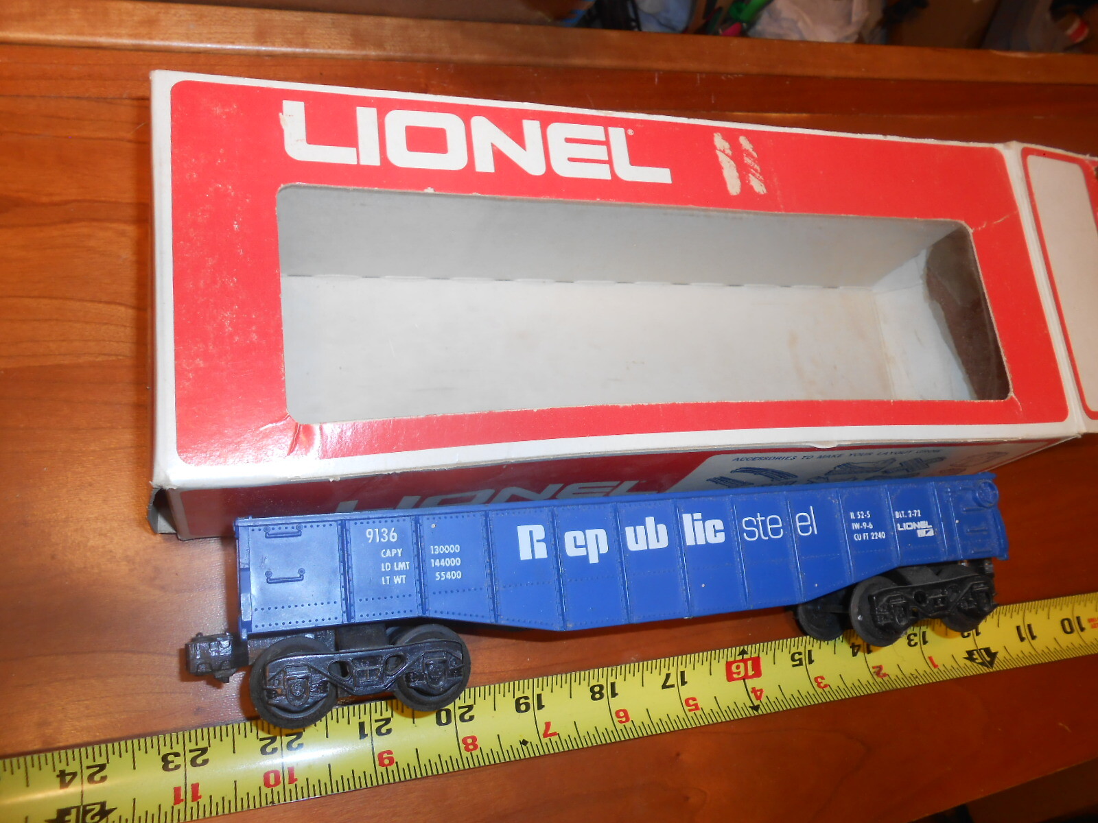 O/O-27 Lionel Freight cars  in boxes. Buyers choice.