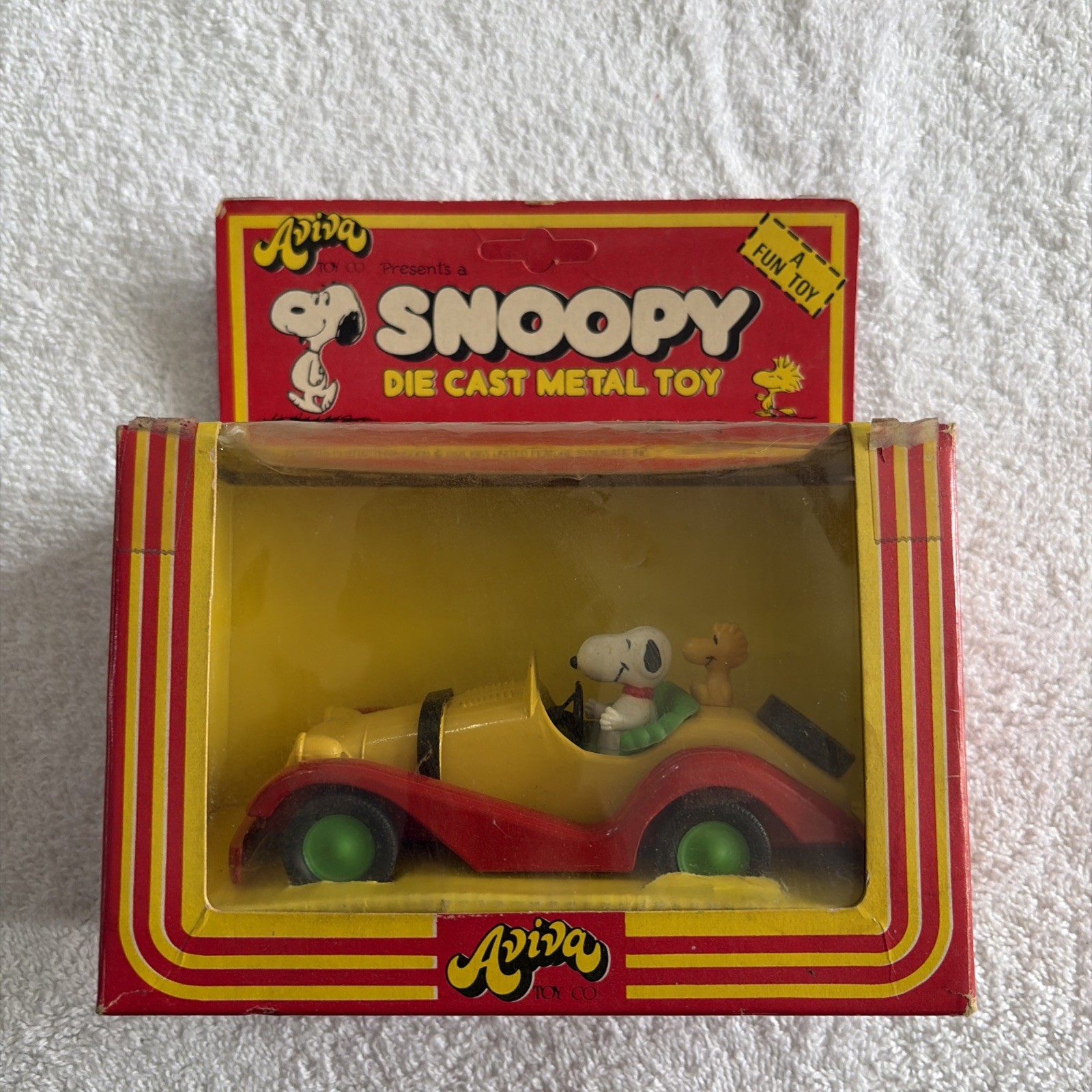 Snoopy Peanuts Vintage 1965   Aviva Snoopy Sports Car   NIB