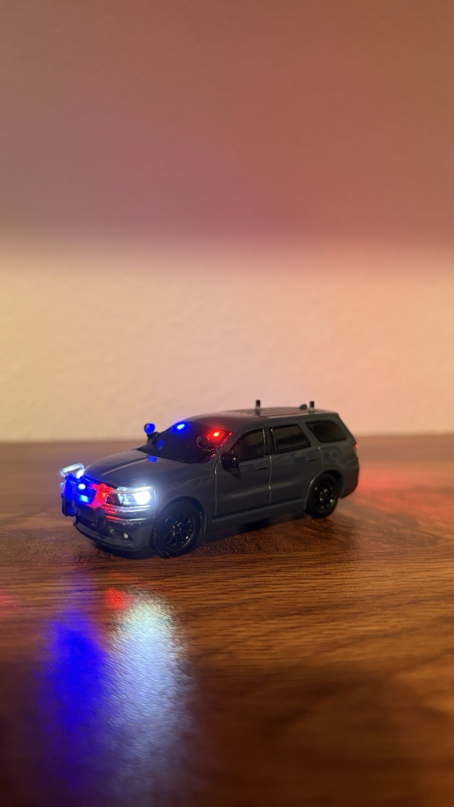 1/64 Greenlight Dodge Durango Unmarked Police w/ Custom LED Lights 1/64 Greenlight Dodge Durango Unmarked Police w/ Custom LED Lights