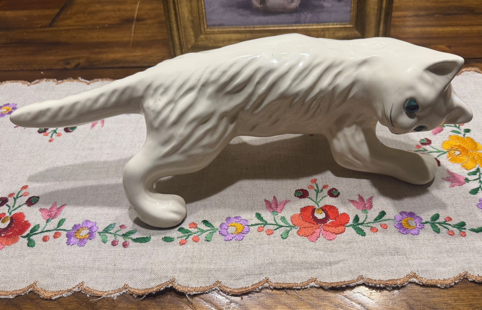 Vintage Camark USA Pottery Ceramic White Wall Climber Cat Figurine MCM Vintage Camark USA Pottery Ceramic White Wall Climber Cat Figurine MCM