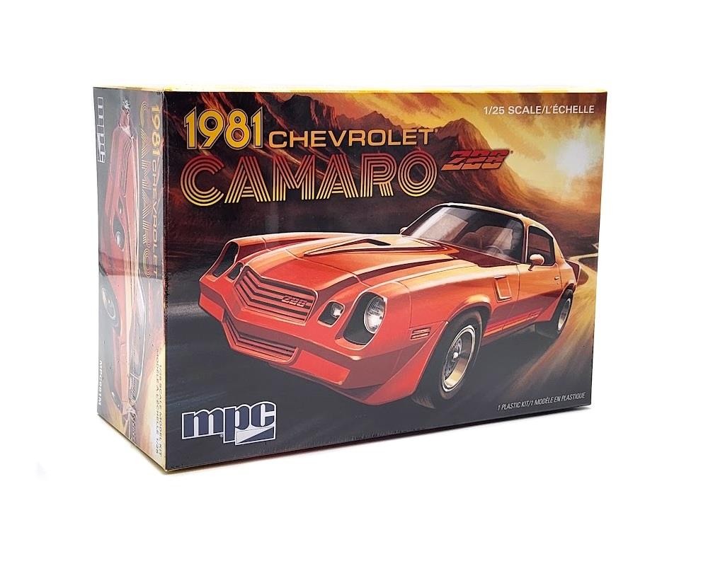 New MPC 1:25 Scale 1981 Chevy Camaro Pro Street Model Kit MPC981M