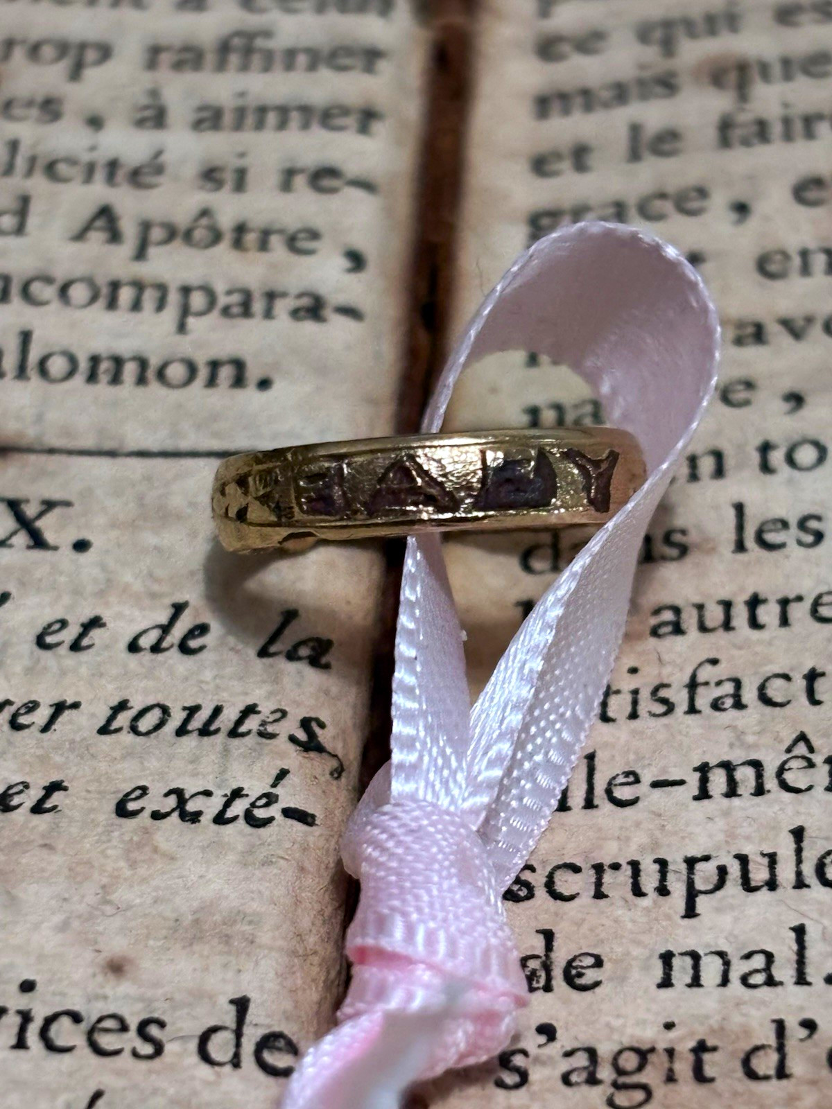 Sweet antique circa 1910 gold shell baby ring