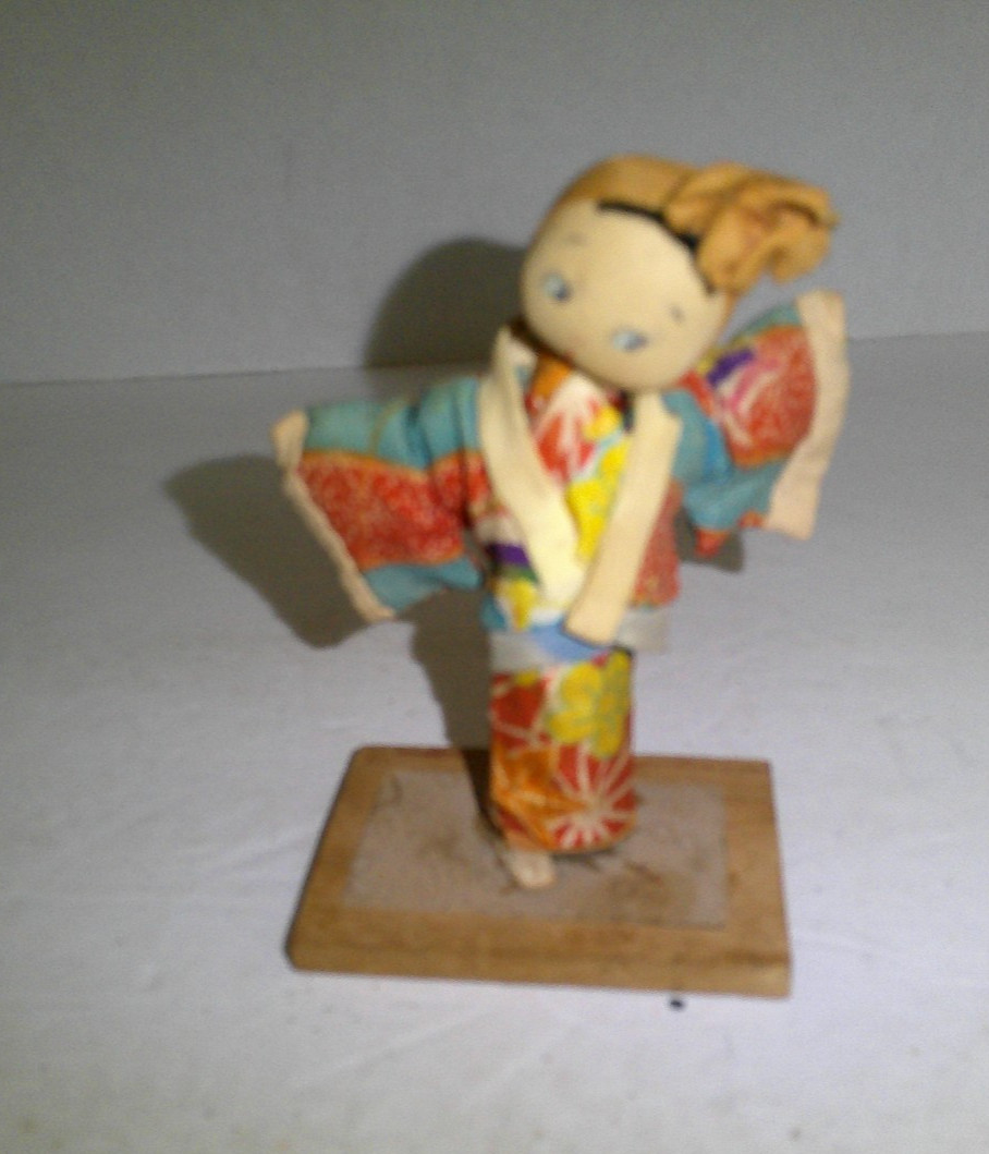 Vintage Japanese Geisha Silk Doll 4.5\