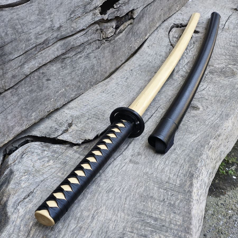 Wooden Daito 102 cm with saya, tsukamaki, patterned rubber tsuba - Hornbeam