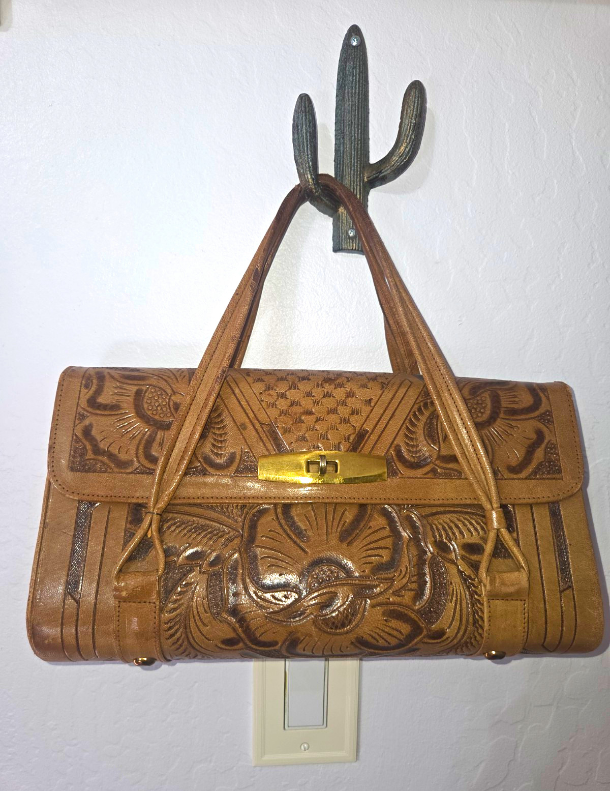 Avelar Vintage 1960s Brown Tooled Leather Western Handbag Floral Design